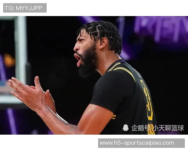 戴维斯左手受伤正在咨询多方专家以确定最佳治疗方案